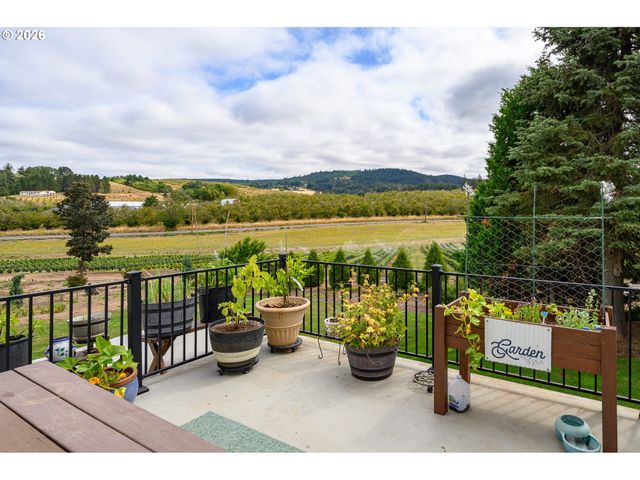12345 Sw SPRING HILL Rd, Gaston, OR 97119