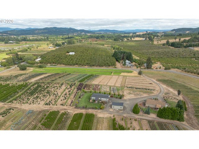 12345 Sw SPRING HILL Rd, Gaston, OR 97119
