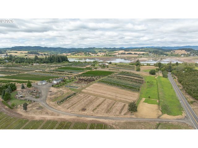 12345 Sw SPRING HILL Rd, Gaston, OR 97119