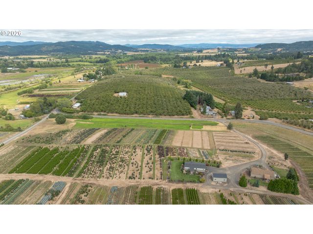 12345 Sw SPRING HILL Rd, Gaston, OR 97119