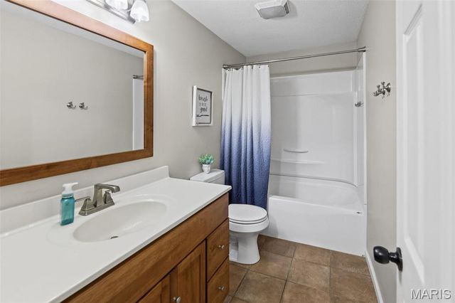 2509 Hunters Ridge, Edwardsville, IL 62025