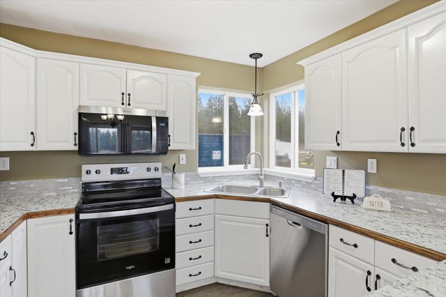 10609 S Degray Ln, Spokane, WA 99224