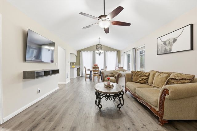 10609 S Degray Ln, Spokane, WA 99224