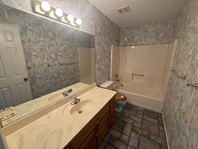 6150 WOODSTOCK HILLS DR, Millington, TN 38053