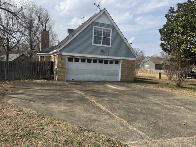 6150 WOODSTOCK HILLS DR, Millington, TN 38053