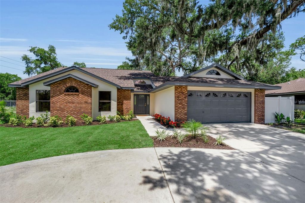 Image 1 of property listing at 1005 GREYSTONE LANE, Sarasota, FL 34232
