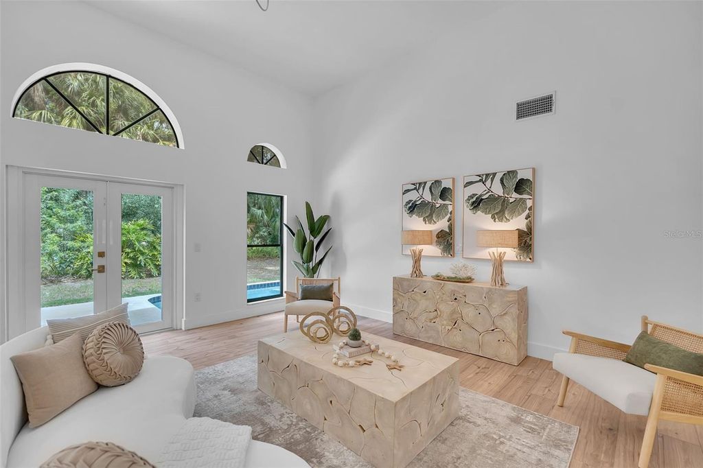 Image 21 of property listing at 1005 GREYSTONE LANE, Sarasota, FL 34232