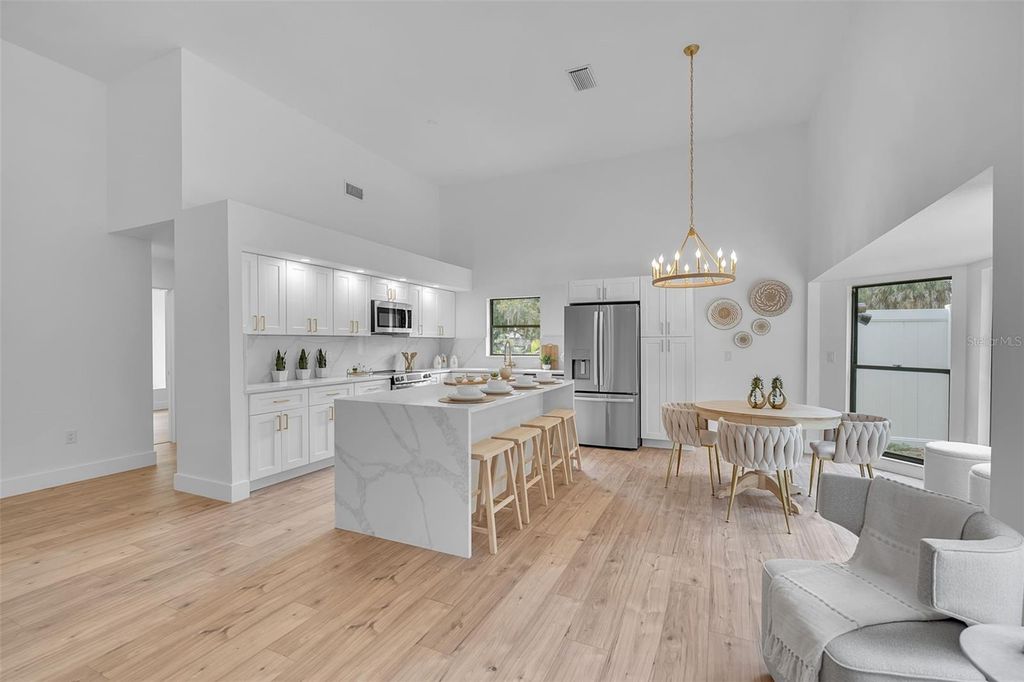 Image 26 of property listing at 1005 GREYSTONE LANE, Sarasota, FL 34232