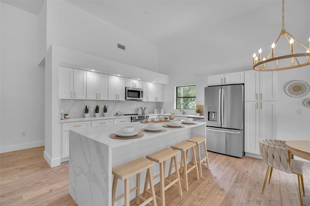 Image 29 of property listing at 1005 GREYSTONE LANE, Sarasota, FL 34232