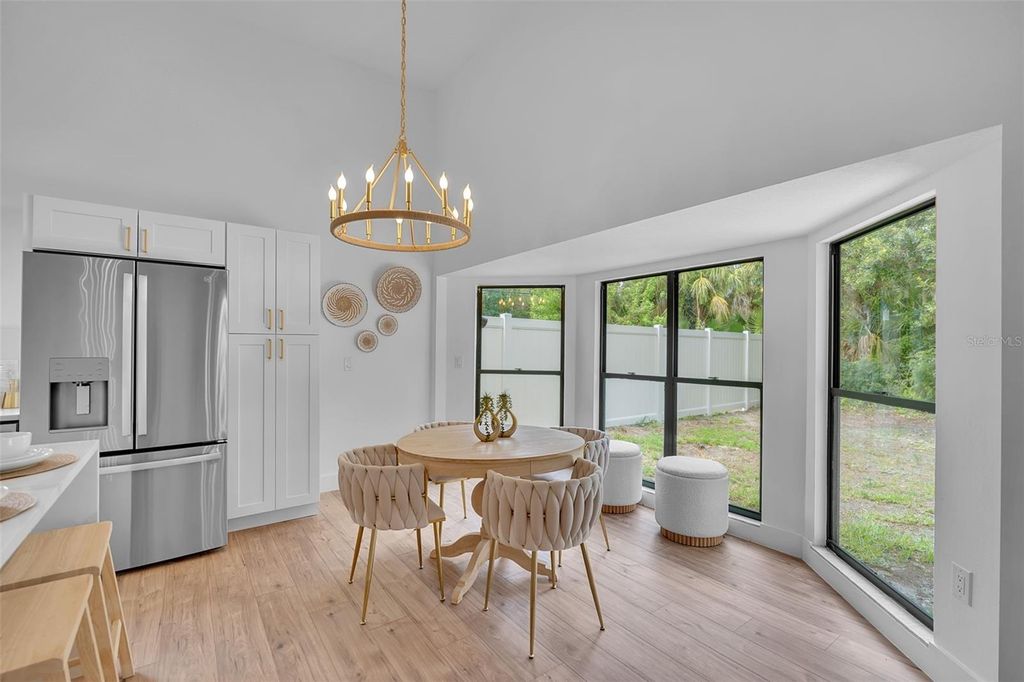 Image 32 of property listing at 1005 GREYSTONE LANE, Sarasota, FL 34232
