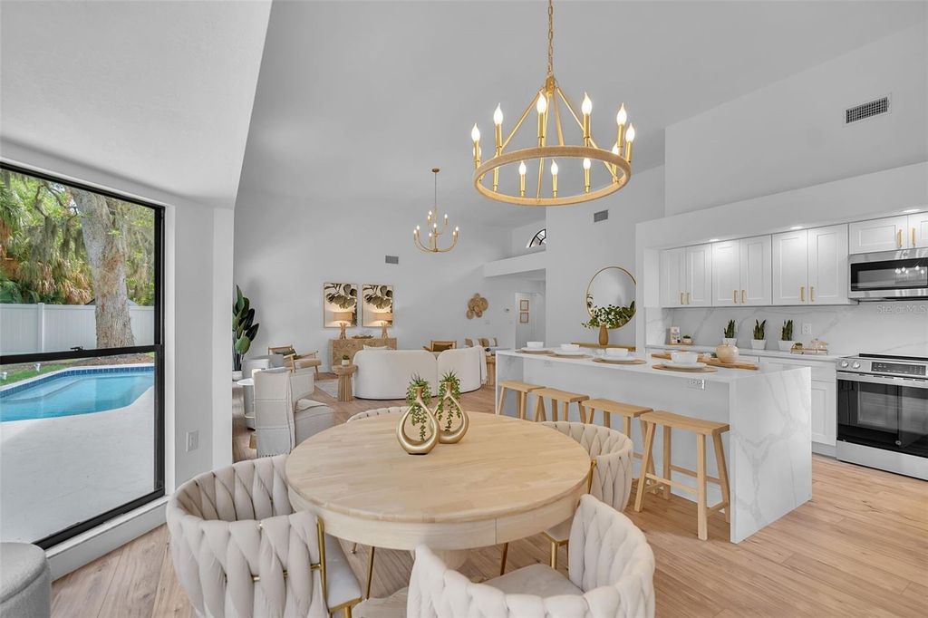 Image 33 of property listing at 1005 GREYSTONE LANE, Sarasota, FL 34232