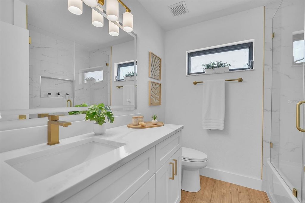 Image 54 of property listing at 1005 GREYSTONE LANE, Sarasota, FL 34232
