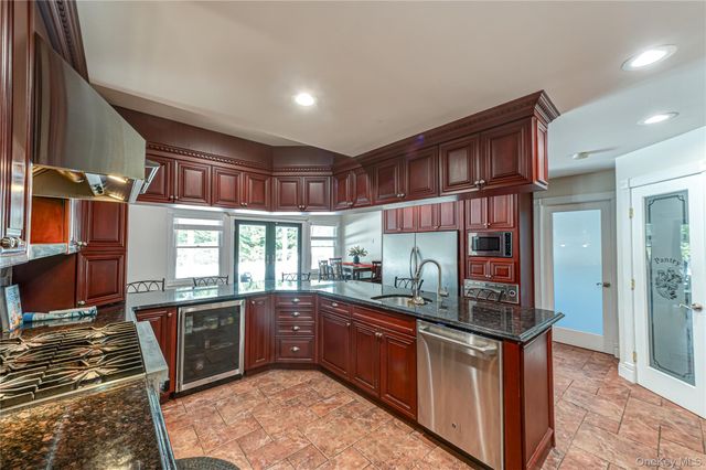 22 Redwood Drive, Great River, NY 11739