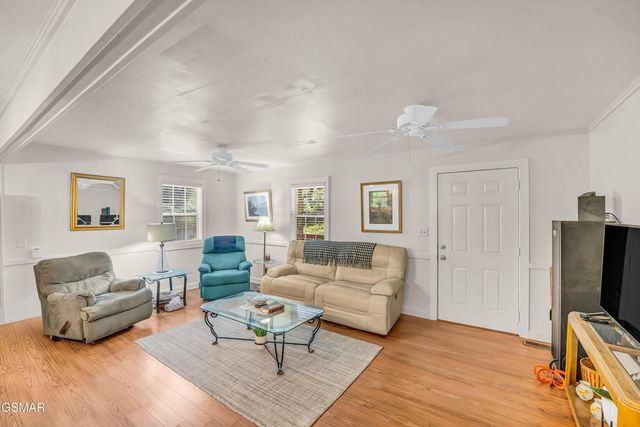 2881 Maples Branch Road, Sevierville, TN 37876