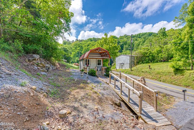 2881 Maples Branch Road, Sevierville, TN 37876