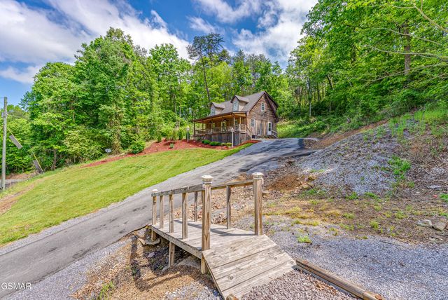 2881 Maples Branch Road, Sevierville, TN 37876