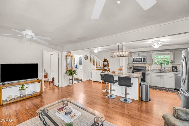 2881 Maples Branch Road, Sevierville, TN 37876