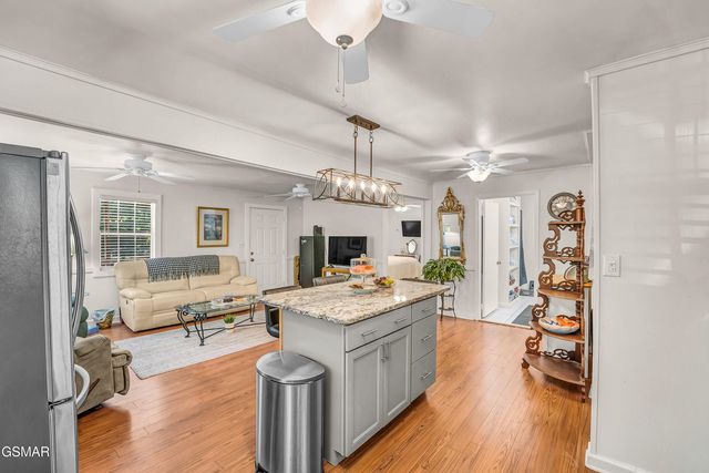 2881 Maples Branch Road, Sevierville, TN 37876