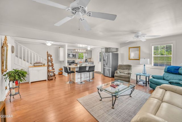 2881 Maples Branch Road, Sevierville, TN 37876