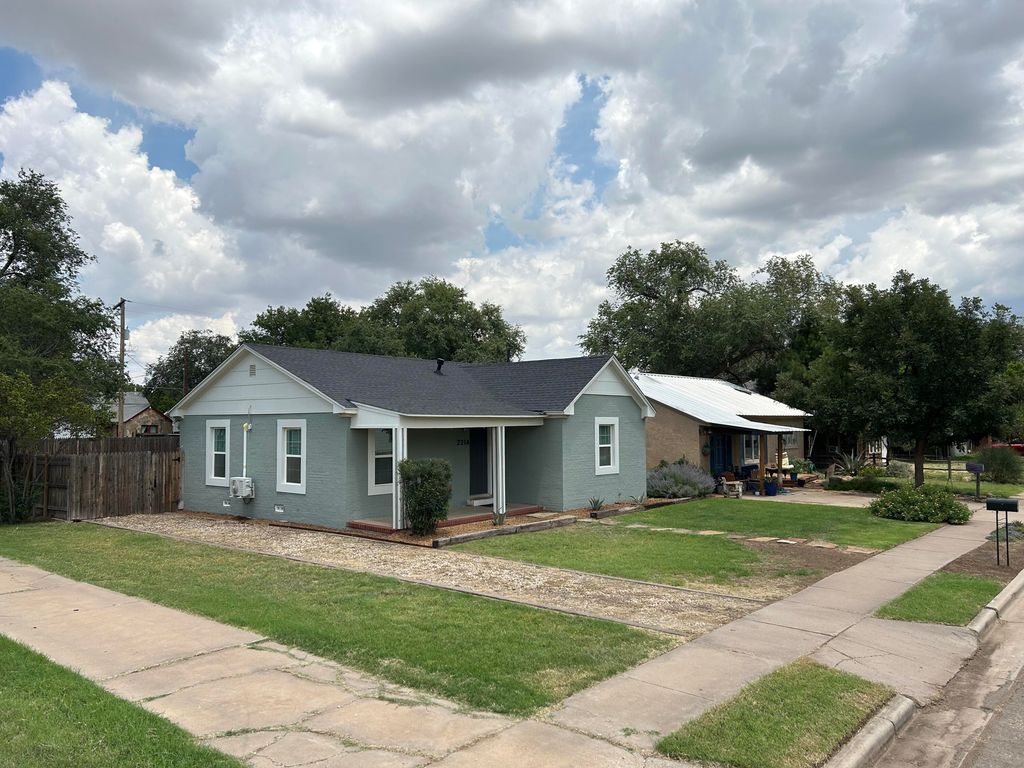 2214 25th Street, Lubbock, TX 79411