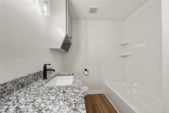 206 E Avenue G, Valley Mills, TX 76689