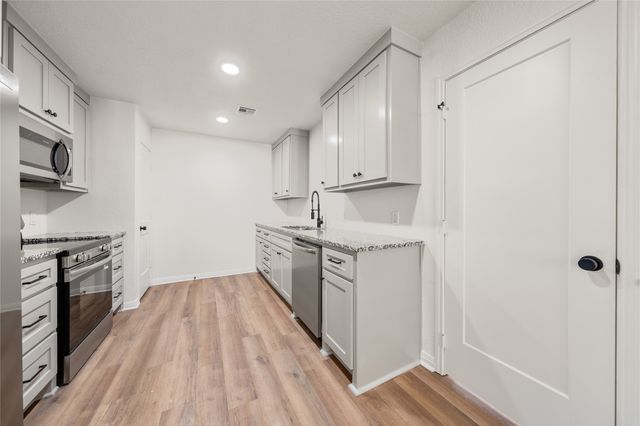 206 E Avenue G, Valley Mills, TX 76689