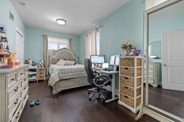 1803 S 59th Avenue, Cicero, IL 60804