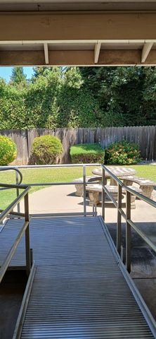 831 Homewood Dr, Yuba City, CA 95991