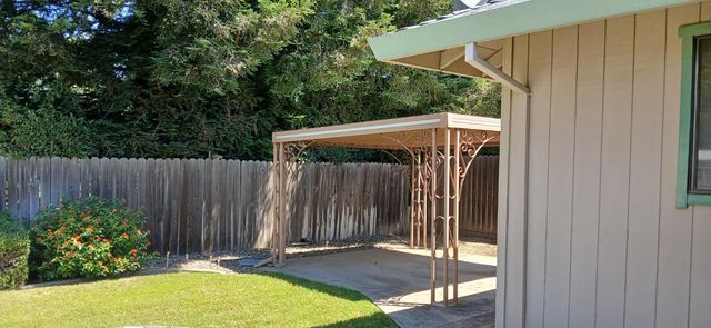831 Homewood Dr, Yuba City, CA 95991