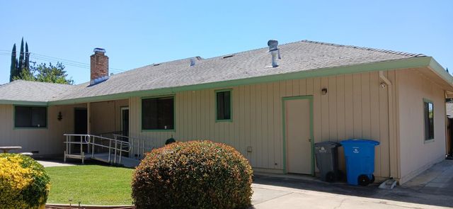 831 Homewood Dr, Yuba City, CA 95991