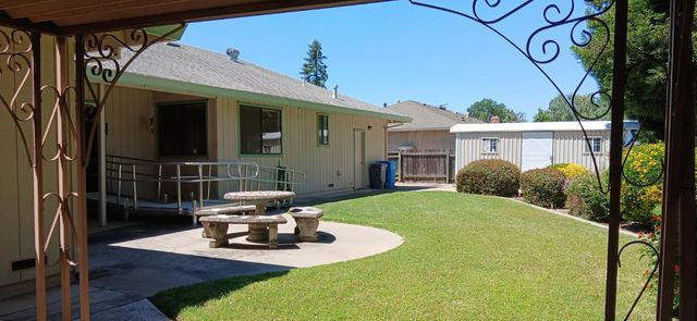 831 Homewood Dr, Yuba City, CA 95991