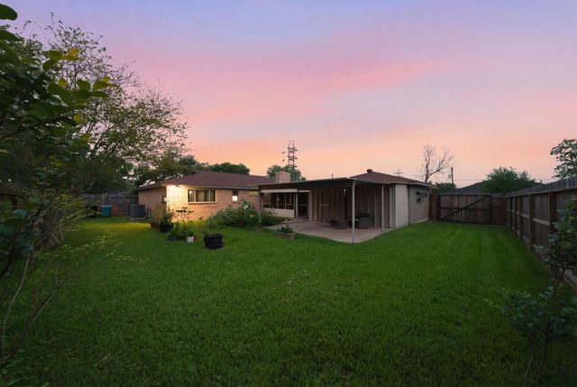 10503 Raydell Drive, Houston, TX 77031