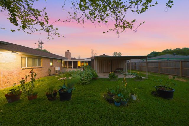 10503 Raydell Drive, Houston, TX 77031