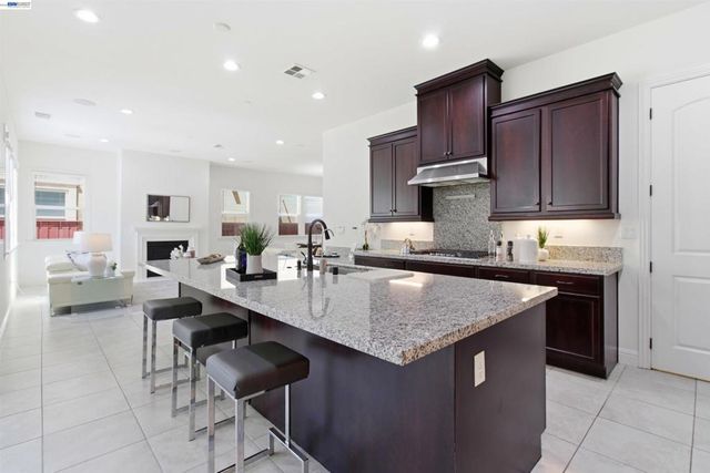 2812 Mount Dana Dr, Dublin, CA 94568