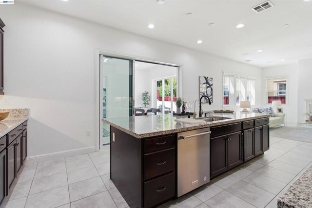 2812 Mount Dana Dr, Dublin, CA 94568