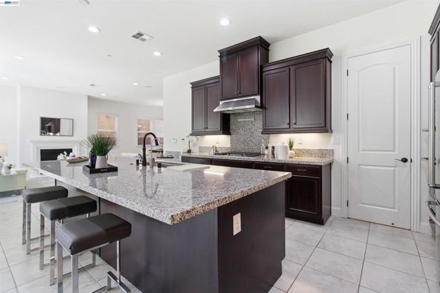 2812 Mount Dana Dr, Dublin, CA 94568