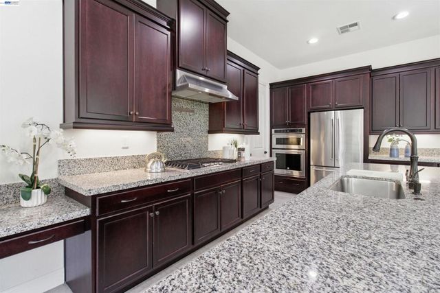 2812 Mount Dana Dr, Dublin, CA 94568
