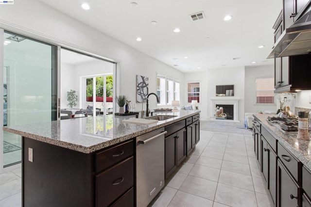2812 Mount Dana Dr, Dublin, CA 94568