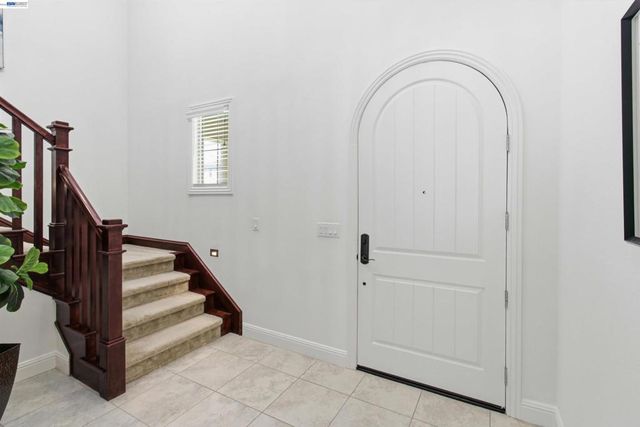 2812 Mount Dana Dr, Dublin, CA 94568