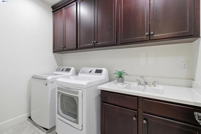 2812 Mount Dana Dr, Dublin, CA 94568