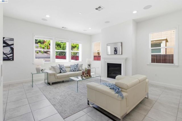 2812 Mount Dana Dr, Dublin, CA 94568
