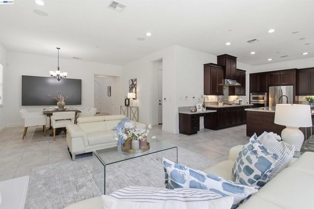 2812 Mount Dana Dr, Dublin, CA 94568