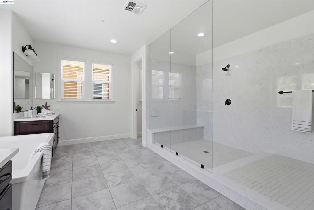 Image 41 of property listing at 2812 Mount Dana Dr, Dublin, CA 94568