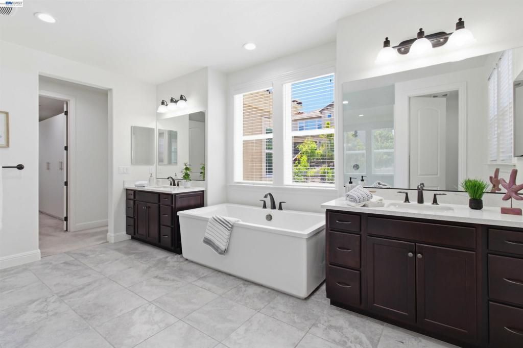 Image 43 of property listing at 2812 Mount Dana Dr, Dublin, CA 94568