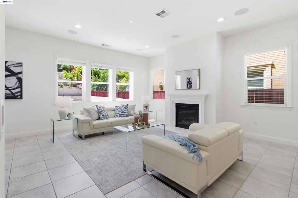 Image 6 of property listing at 2812 Mount Dana Dr, Dublin, CA 94568