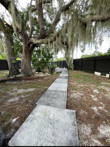 6009 MCKINLEY AVENUE, Wimauma, FL 33598