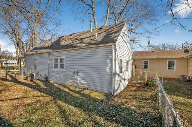 2838 E Cherry Street, Springfield, MO 65802