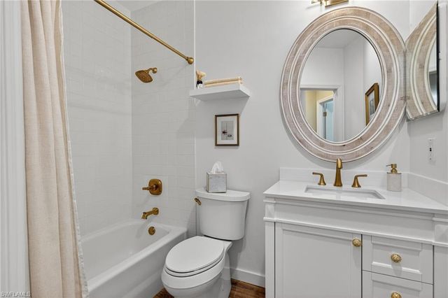 8355 Excalibur CIR # L3, Naples, FL 34108