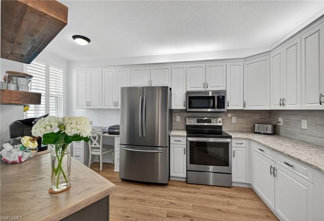 8355 Excalibur CIR # L3, Naples, FL 34108