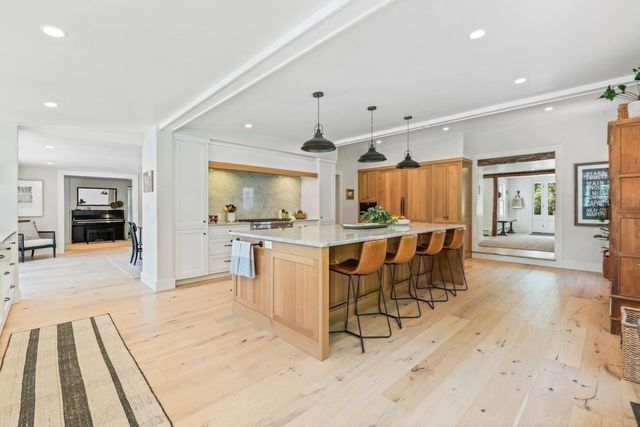 6 Curve Street, Sherborn, MA 01770